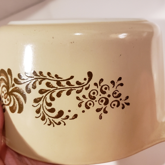 Vintage Pyrex Homestead pattern tabbed, Cinderella, round, casserole, NO LID - Picture 9 of 9